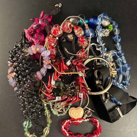 Jewelry grab bag with bracelets, chokers, pendants, and more for DIY or crafts - Picture 9 of 10